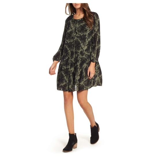 Hinge Dresses & Skirts - NWT Hinge button front floral dress Hinge Dresses & Skirts - NWT Hinge button front floral dress